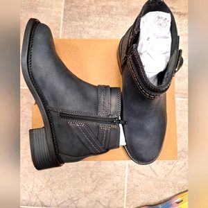 Clarks Maye Strap women's- Alara Zip Ankle Bootie- Black -New in box